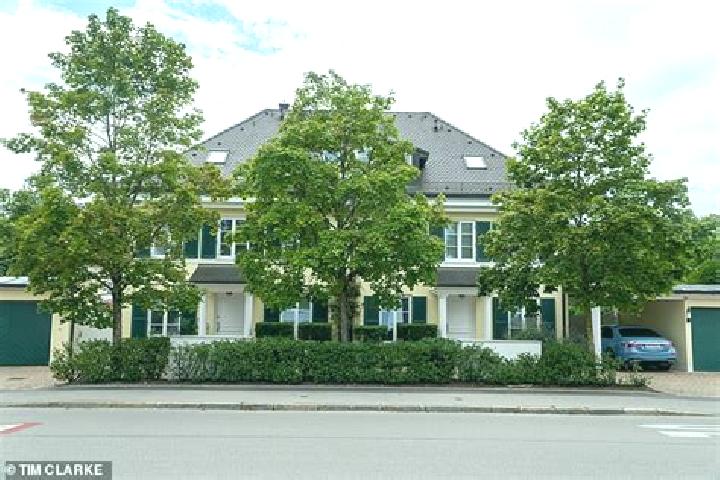 Aurora, 20 — Escort in Baierbrunn, Germany