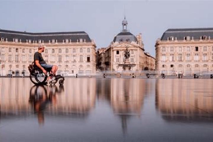 Aurora, 20 — Escort in Loubert, France