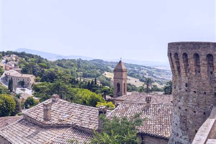 Aurora, 20 — Escort in Offagna, Italy