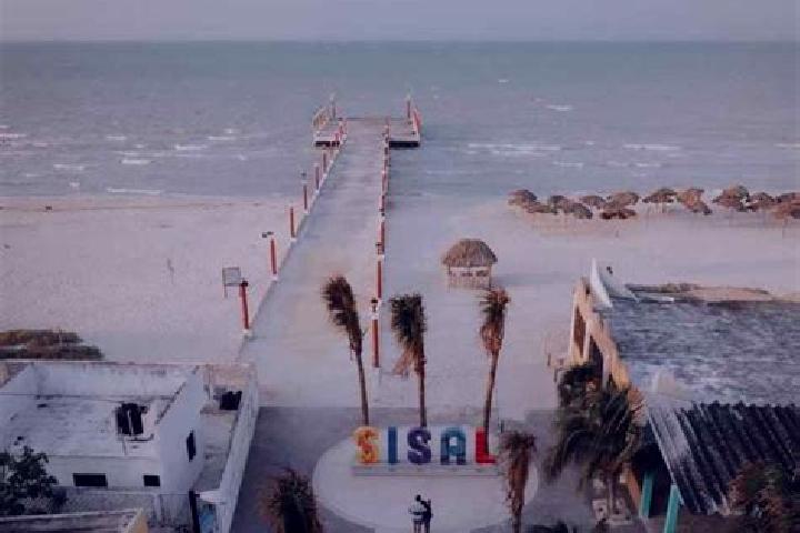 Aurora, 20 — Escort in Sisal, Mexico
