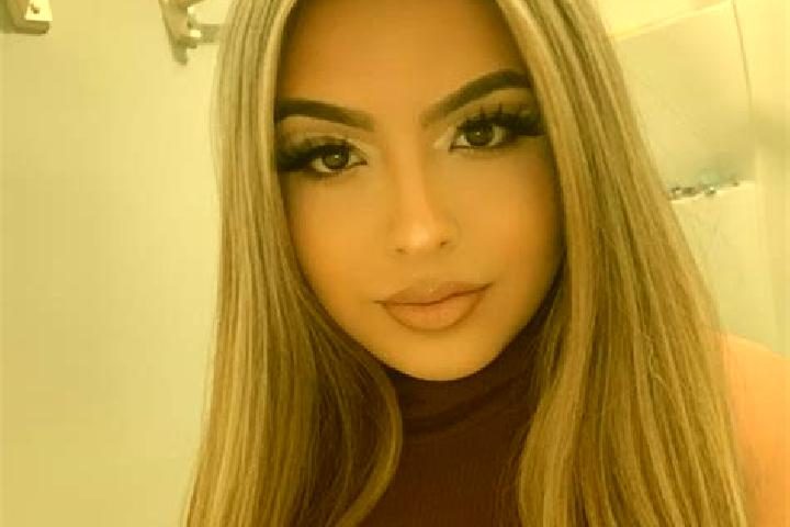 Aurora, 21, a blonde brown-eyed latina companion based in Balmaseda. Offering Girlfriend Experience, Roleplay, Tantra, Massage. Available for incall and outc...