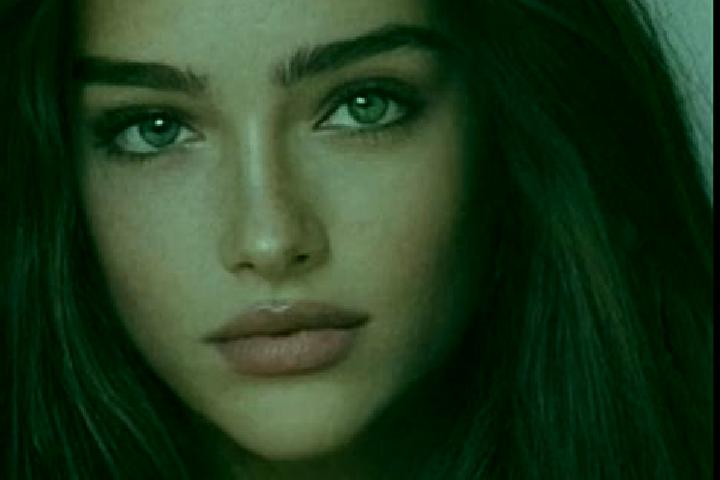 Aurora, 21, a chestnut grey-eyed caucasian companion based in Clarks Green. Offering Erotic Massage, CIM, Overnight, A-Level. Available for incall and outcal...