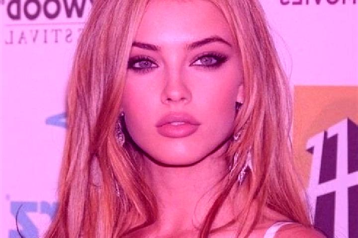 Aurora, 21, a dark blonde hazel-eyed ebony companion based in Vizantea-Manastireasca. Offering BDSM, Massage, Travel Companion. Available for incall and outc...