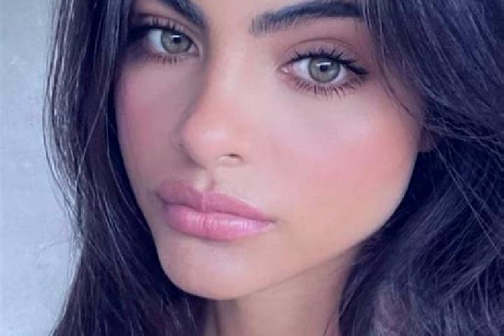 Aurora, 21, a dark blonde hazel-eyed middle eastern companion based in Butsynivka. Offering Striptease, Domination. Available for incall and outcall, day and...