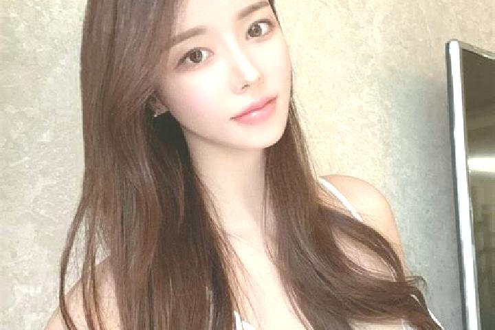 Aurora, 21 — Escort in Beituan, China