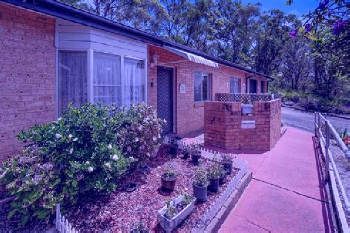 Aurora, 21 — Escort in Mount Hutton, Australia
