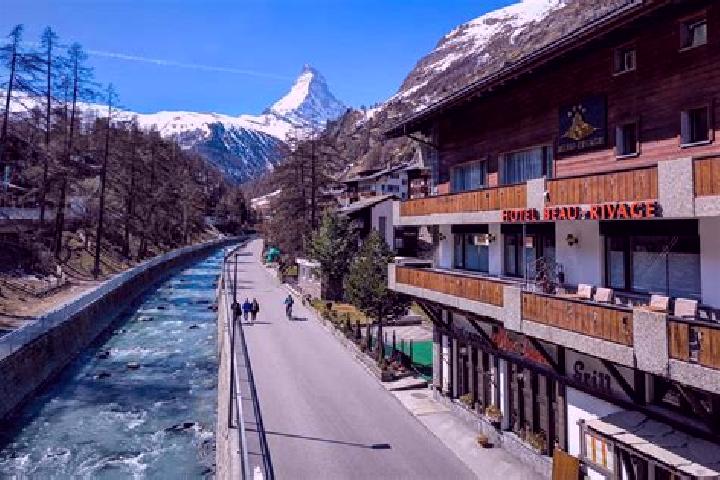 Aurora, 21 — Escort in Tasch, Switzerland