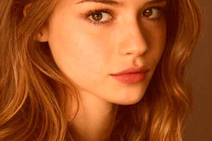 Aurora, 22, a auburn brown-eyed latina companion based in Kafr Shams. Offering Dinner Date, Deep French Kissing, Erotic Massage. Available for incall and out...