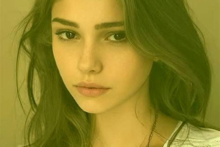 Aurora, 22, a chestnut dark-eyed slavic companion based in Teplytsia. Offering Massage, Travel Companion. Available for incall and outcall, day and evening d...