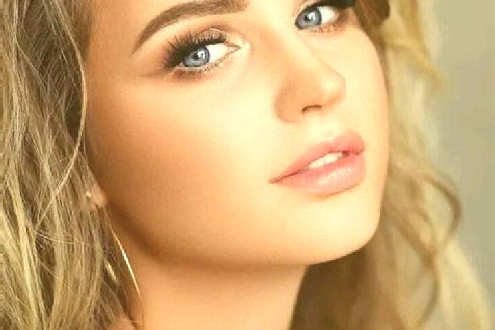 Aurora, 22, a dark blonde blue-eyed ebony companion based in Dauin. Offering CIM, Girlfriend Experience, Travel Companion, Massage, Erotic Massage. Available...