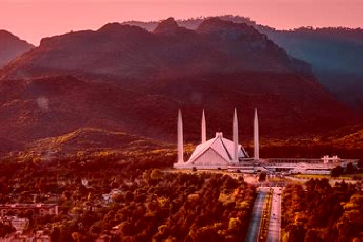 Aurora, 22 — Escort in Akora Khattak, Pakistan
