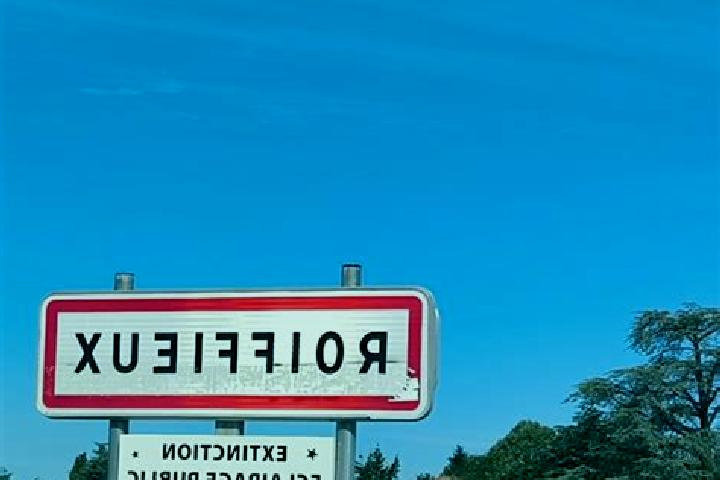 Aurora, 22 — Escort in Roiffieux, France