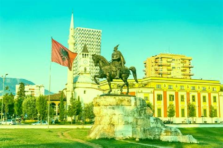 Aurora, 22 — Escort in Shishtavec, Albania