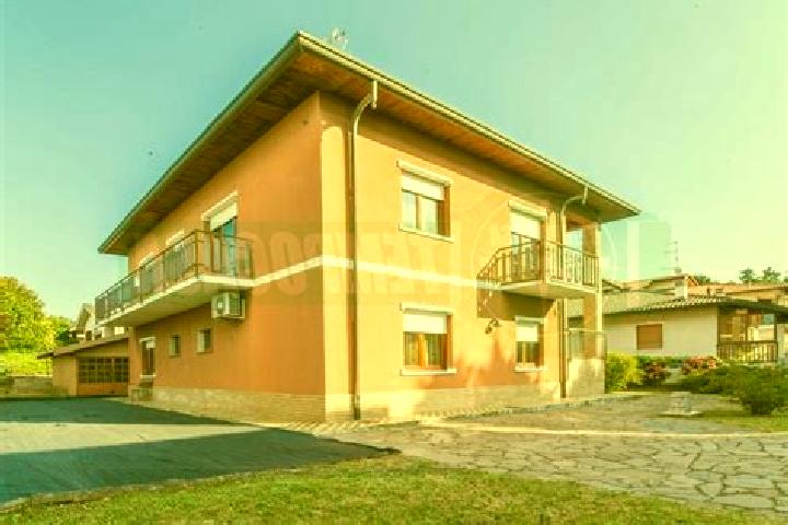 Aurora, 22 — Escort in Venegono Inferiore, Italy