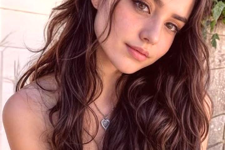 Aurora, 23, a auburn hazel-eyed caribbean companion based in Narre Warren. Offering BDSM, Travel Companion, Erotic Massage, Couples. Available for incall and...