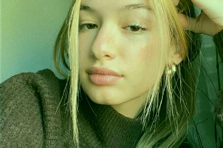 Aurora, 23, a blonde brown-eyed asian companion based in Buxton. Offering OWO, Domination, Deep French Kissing, Fetish. Available for incall and outcall, ove...