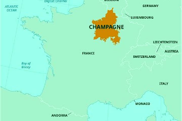 Aurora, 23 — Escort in Champagne, France