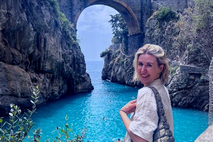 Aurora, 23 — Escort in Praiano, Italy