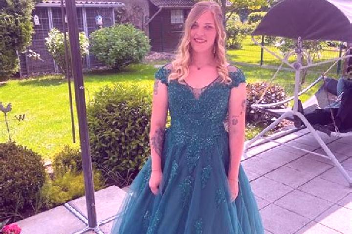 Aurora, 23 — Escort in Rath-Anhoven, Germany