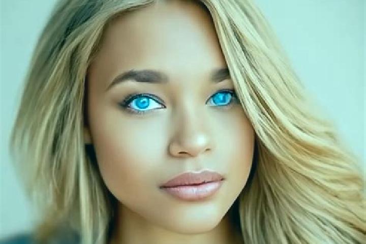 Aurora, 24, a blonde blue-eyed latina companion based in Bavly. Offering Girlfriend Experience, A-Level, Roleplay, BDSM, 69. Available for incall and outcall...