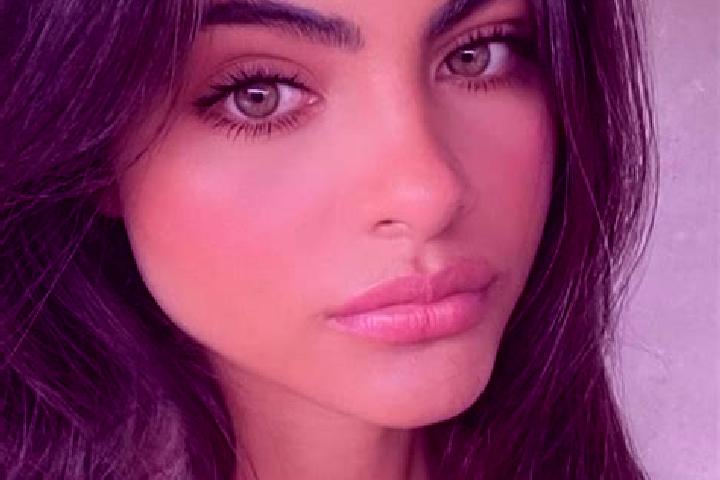 Aurora, 24, a brunette green-eyed indian companion based in Sarchi. Offering Striptease, Roleplay, Party Girl. Available for incall and outcall, overnight bo...