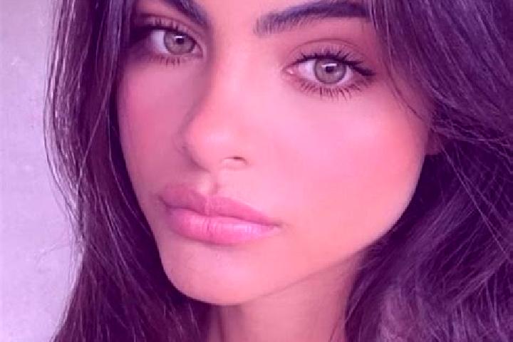Aurora, 24, a brunette grey-eyed middle eastern companion based in Bildstein. Offering Striptease, Couples. Available for incall and outcall, day and evening...