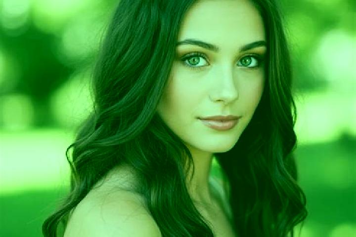 Aurora, 24, a brunette hazel-eyed mixed companion based in Passa. Offering A-Level, Duos, GFE. Available for incall and outcall, day and evening dates.