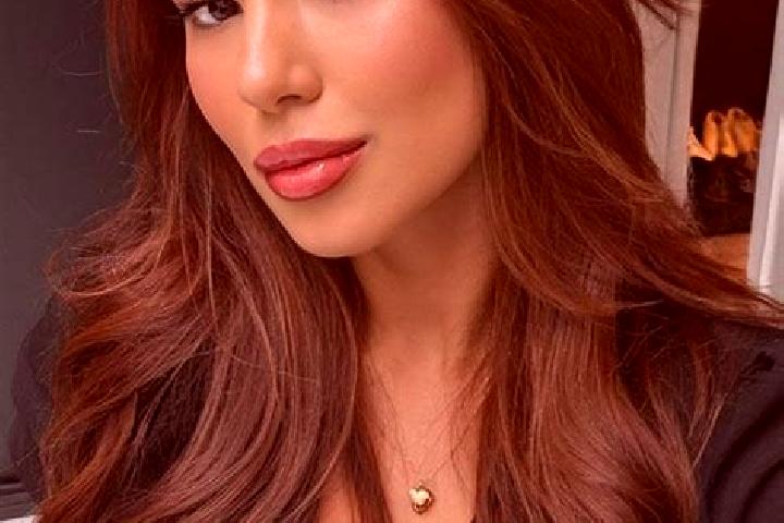 Aurora, 24, a chestnut brown-eyed latina companion based in Caringin. Offering Massage, GFE, BDSM. Available for incall and outcall, day and evening dates.