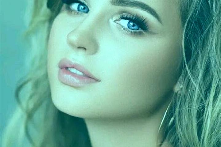 Aurora, 24, a dark blonde blue-eyed slavic companion based in Holmsund. Offering Domination, CIM, Girlfriend Experience. Available for incall and outcall, da...
