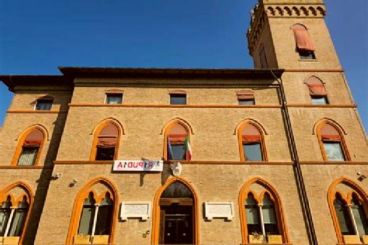 Aurora, 24 — Escort in Cadelbosco di Sotto, Italy