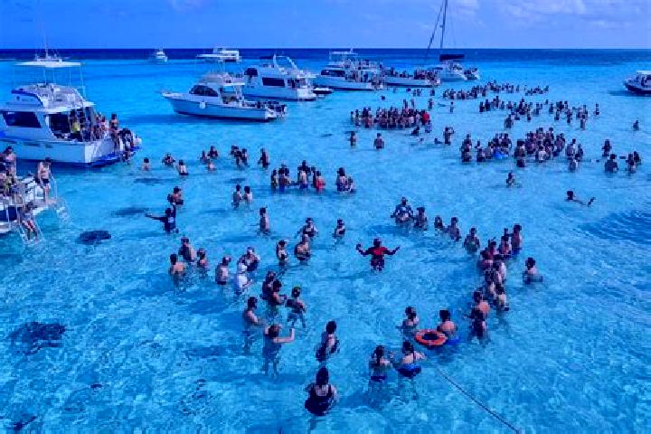Aurora, 24 — Escort in Hutland, Cayman Islands