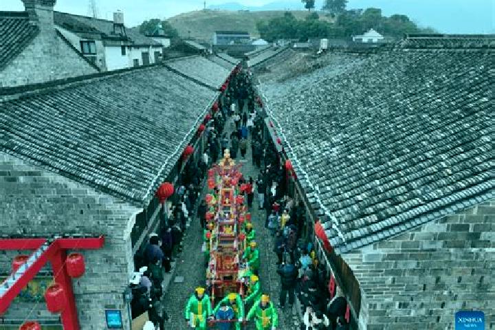 Aurora, 24 — Escort in Qiantong, China