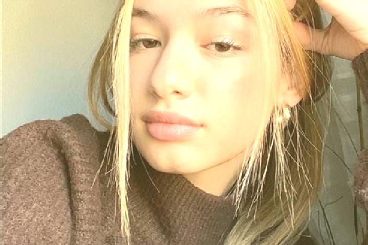 Aurora, 25, a blonde brown-eyed asian companion based in Auteuil. Offering OWO, Tantra, Roleplay, Couples. Available for incall and outcall, overnight bookin...