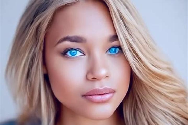 Aurora, 25, a blonde brown-eyed latina companion based in Longgong. Offering Overnight, BDSM, Duos. Available for incall and outcall, overnight bookings avai...