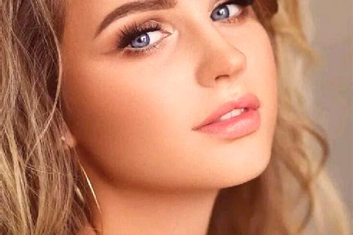 Aurora, 25, a dark blonde blue-eyed caucasian companion based in Bury. Offering CIM, Girlfriend Experience, BDSM, Striptease. Available for incall and outcal...