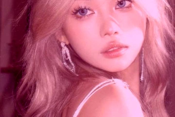 Aurora, 25, a platinum blonde green-eyed asian companion based in Lappi. Offering Duos, A-Level, Couples. Available for incall and outcall, overnight booking...