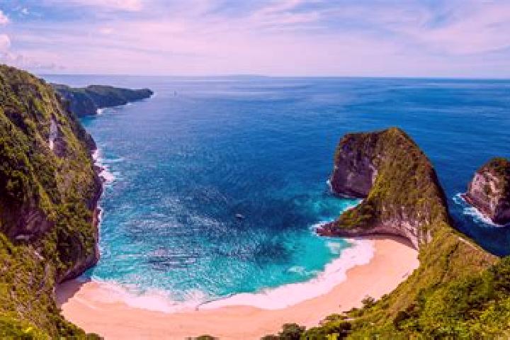 Aurora, 25 — Escort in Kombapari, Indonesia