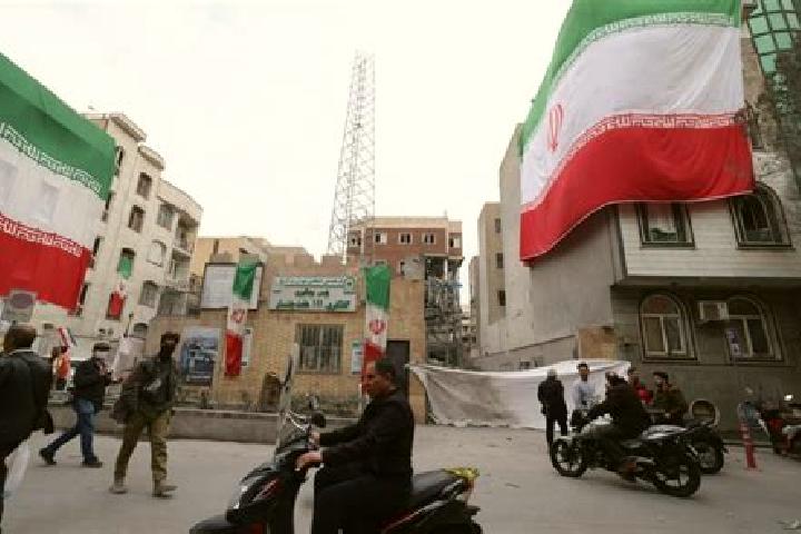 Aurora, 25 — Escort in Korang, Iran