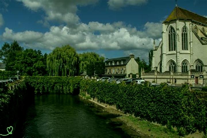 Aurora, 25 — Escort in Pont-Eveque, France
