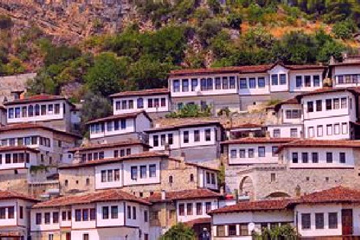 Aurora, 25 — Escort in Porocan, Albania