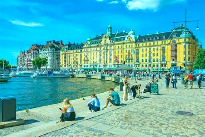 Aurora, 25 — Escort in Troenningenaes, Sweden