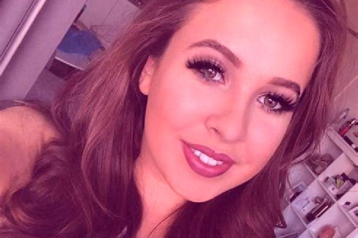 Aurora, 26, a chestnut brown-eyed mediterranean companion based in James City. Offering Girlfriend Experience, Erotic Massage, Dinner Date, 69, CIM. Availabl...