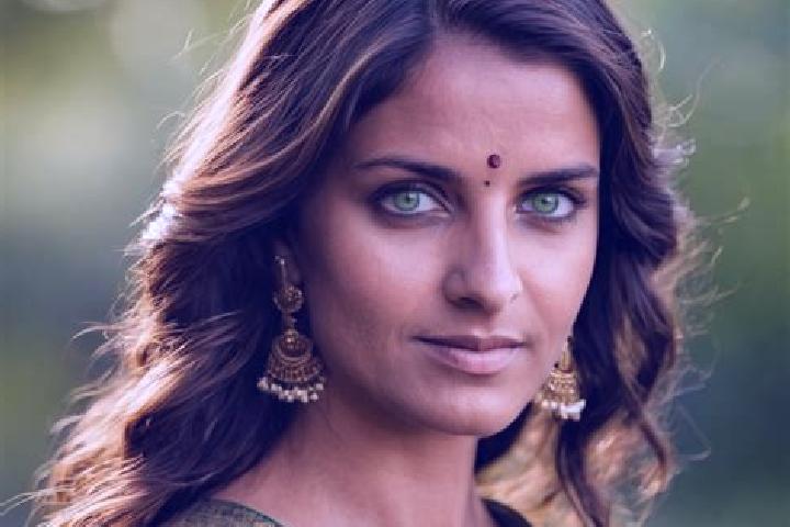 Aurora, 26, a chestnut green-eyed indian companion based in Ou Chrov. Offering Prostate Massage, Tantra, GFE, CIM. Available for incall and outcall, overnigh...