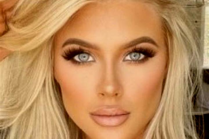 Aurora, 26, a platinum blonde brown-eyed indian companion based in Cazenovia. Offering Couples, Erotic Massage, Dinner Date. Available for incall and outcall...