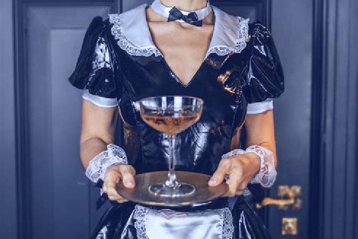 Aurora, 26, a red dark-eyed ebony companion based in Malakasi. Offering GFE, Roleplay, BDSM. Available for incall and outcall, day and evening dates.