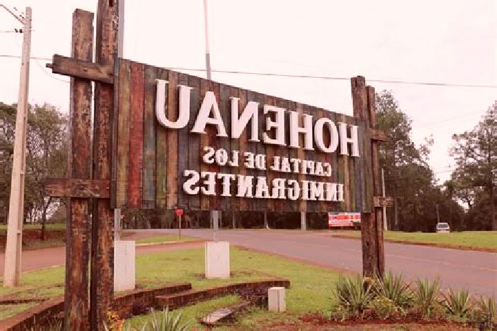 Aurora, 26 — Escort in Hohenau, Paraguay