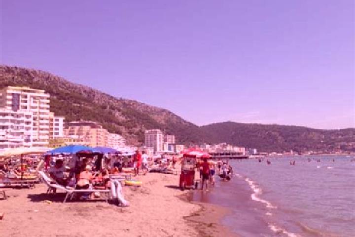 Aurora, 26 — Escort in Kallmet, Albania