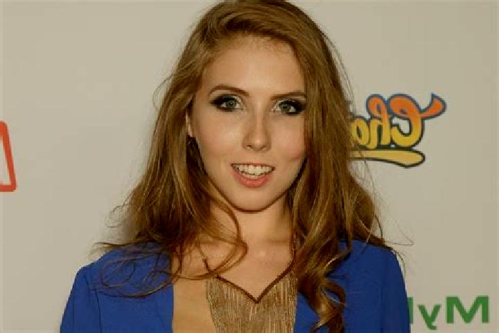 Aurora, 26 — Escort in Langstedt, Germany