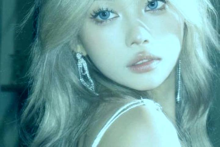 Aurora, 27, a blonde grey-eyed asian companion based in Whitehouse. Offering Roleplay, A-Level, 69. Available for incall and outcall, day and evening dates.