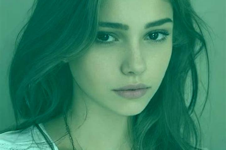 Aurora, 27, a chestnut grey-eyed slavic companion based in Barkly West. Offering Tantra, Couples, Party Girl, BDSM. Available for incall and outcall, overnig...